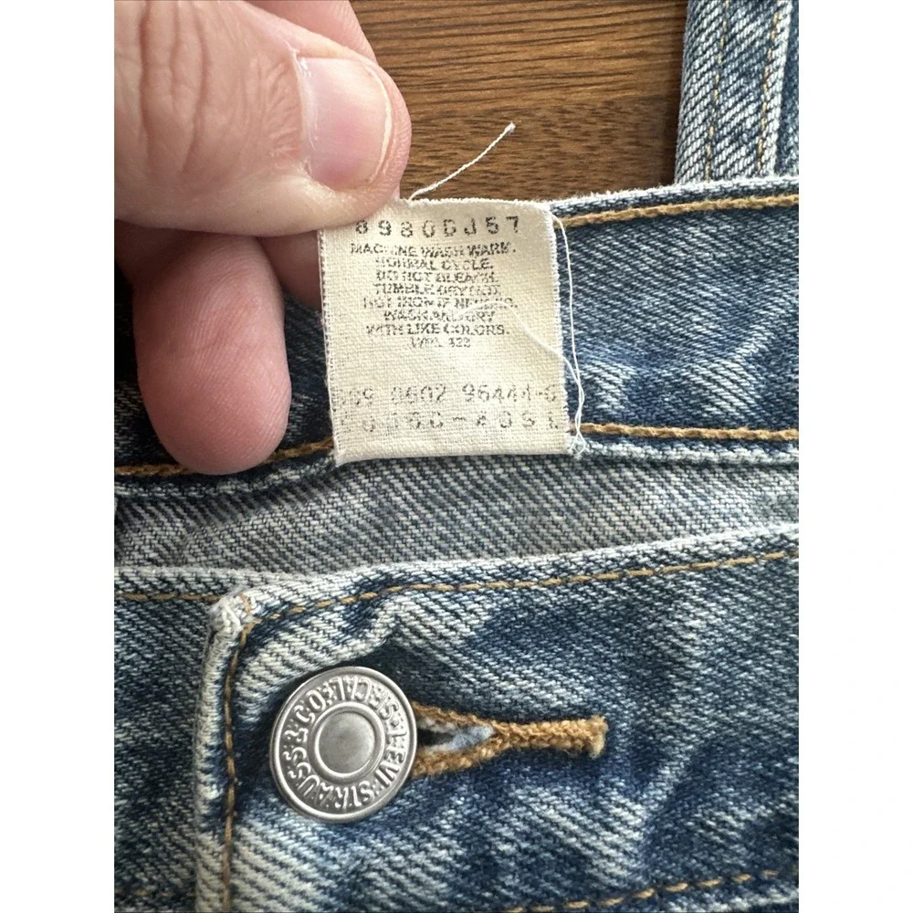 Levi's 550 Relaxed Fit Jeans Men's Size 40x34 Medium Wash Blue Y2K Classic Denim